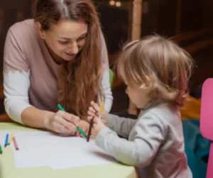 mom and todler drawing